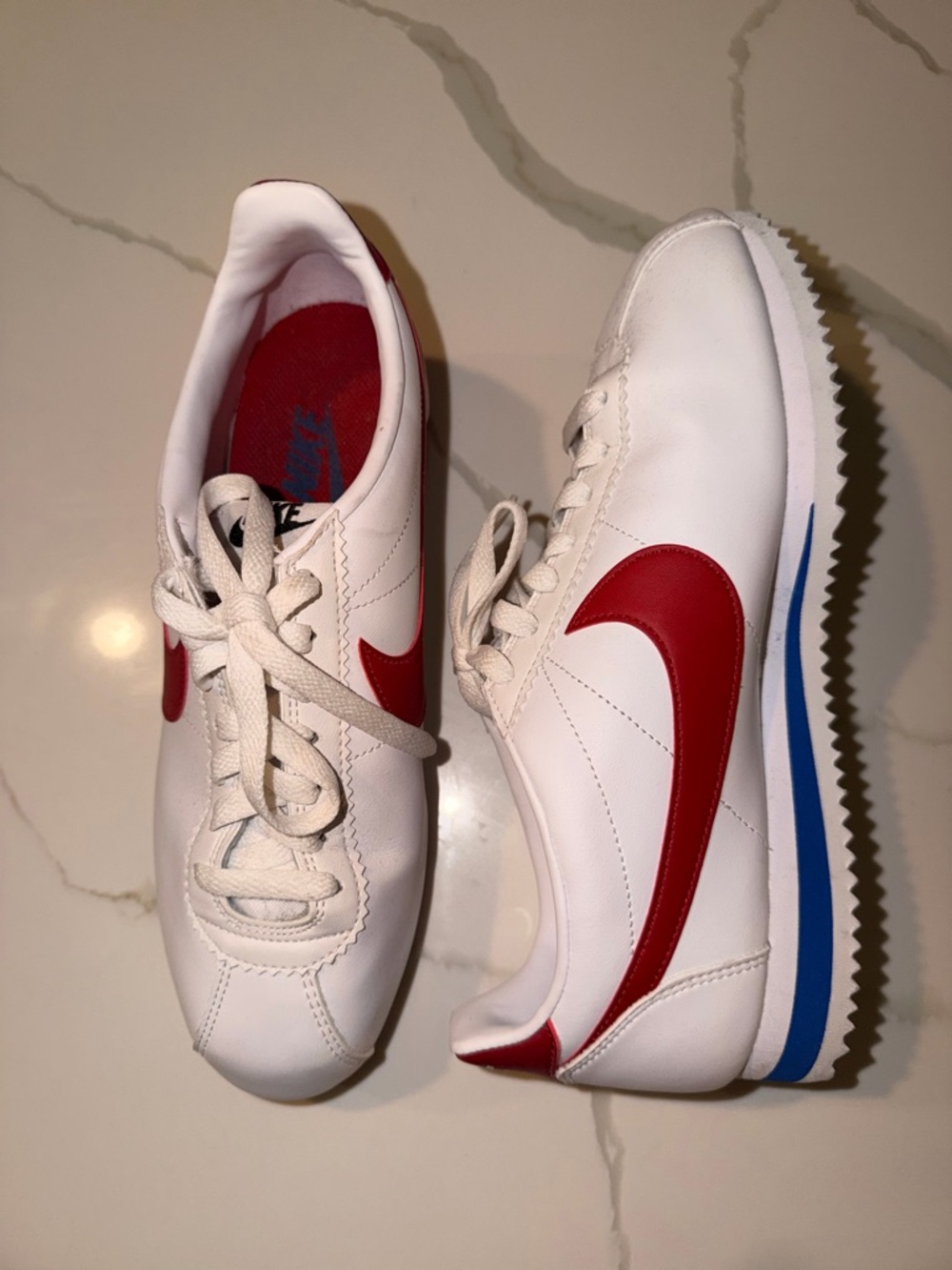 Nike Cortez Low-Top Sneakers with Red Swoosh Size 9 - Picture 2 of 3